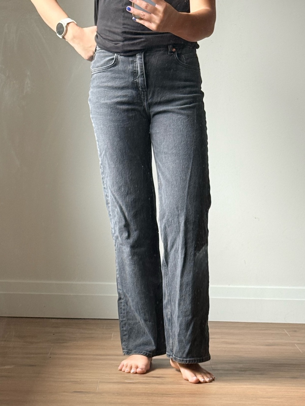 H&M Classic High-Rise Straight Leg Jeans, Black - size 6